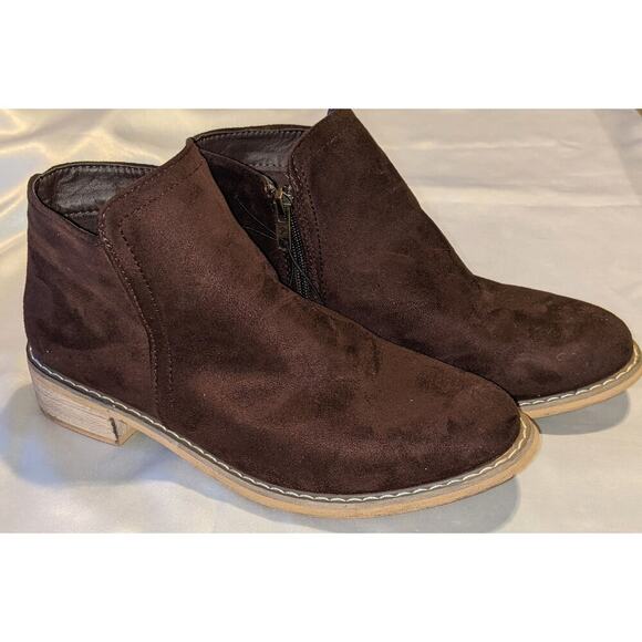 Seven 7 Women’s Cisco Kid Ankle Booties Chocolate Brown Vegan Leather Size 8 NWT - Picture 2 of 9